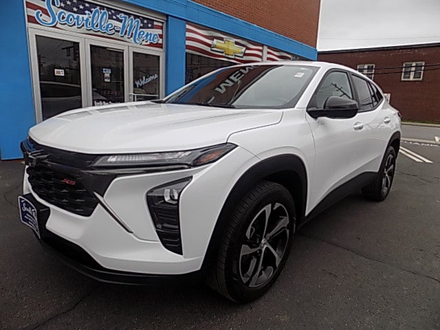 2024 Chevrolet Trax 1RS in Summit White — front three-quarter view
